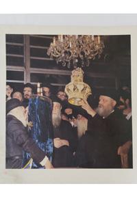 Photo Rebbe Crowning Moshiach's Sefer Torah 10.5 x 11.5